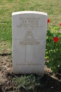 Ismailia War Memorial Cemetery - Whyte, Malcolm Black